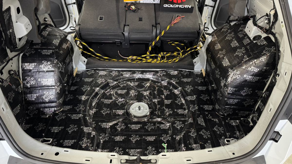 Стелс-сабвуфер и трёхполосная система в Skoda Kodiaq